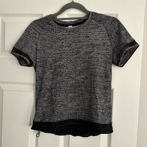 Lululemon cropped stretchy ultra lightweight tee with drawstring
